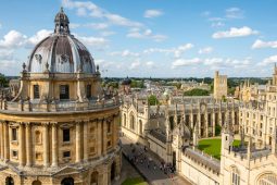 Realiza un postgrado en la Universidad de Oxford con la Beca Rhode Scholars