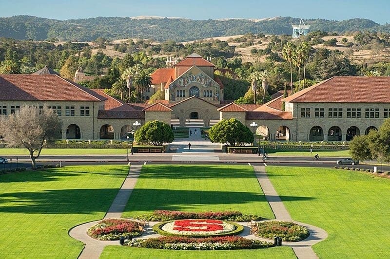 Académicos UC: Financiamiento completo para estadías de investigación en Stanford